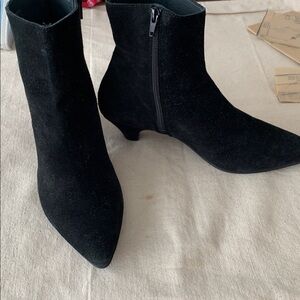 Summer | 🇪🇸 Sole Terra Black Suede Ankle Boots, Zip Up Low Heel Size 40 EU